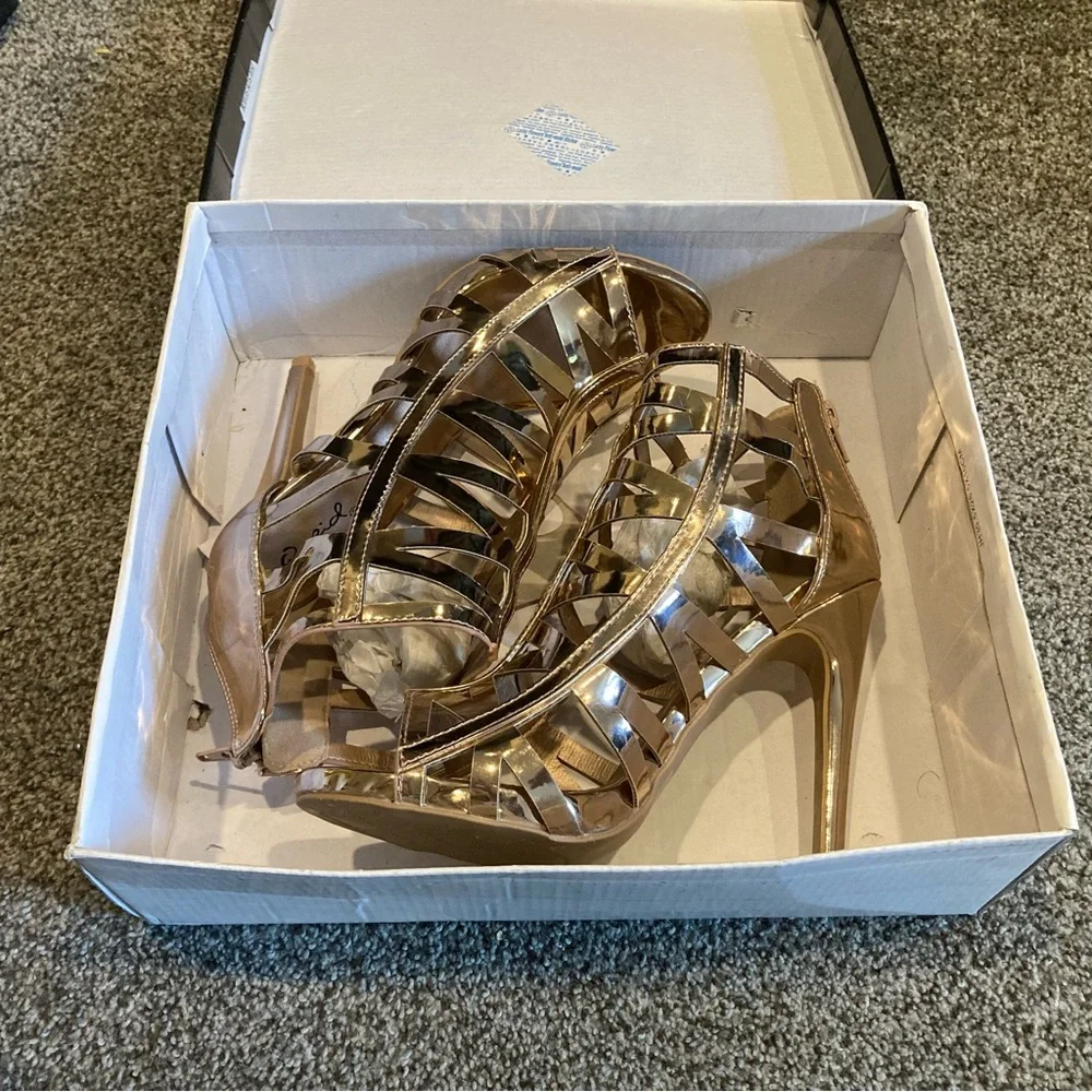 Qupid Rose Gold Heels - Glee-329 - Size 8.5